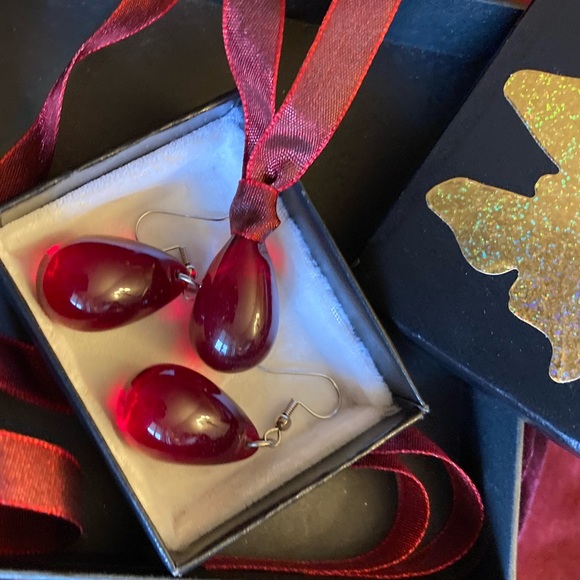 ♥️⭐️🩸RUBY RED GLASS EARRINGS🩸⭐️♥️ 3 PIECES ANTIQUE GLASS OVER 200 YEARS OLD🩸 - Picture 10 of 16